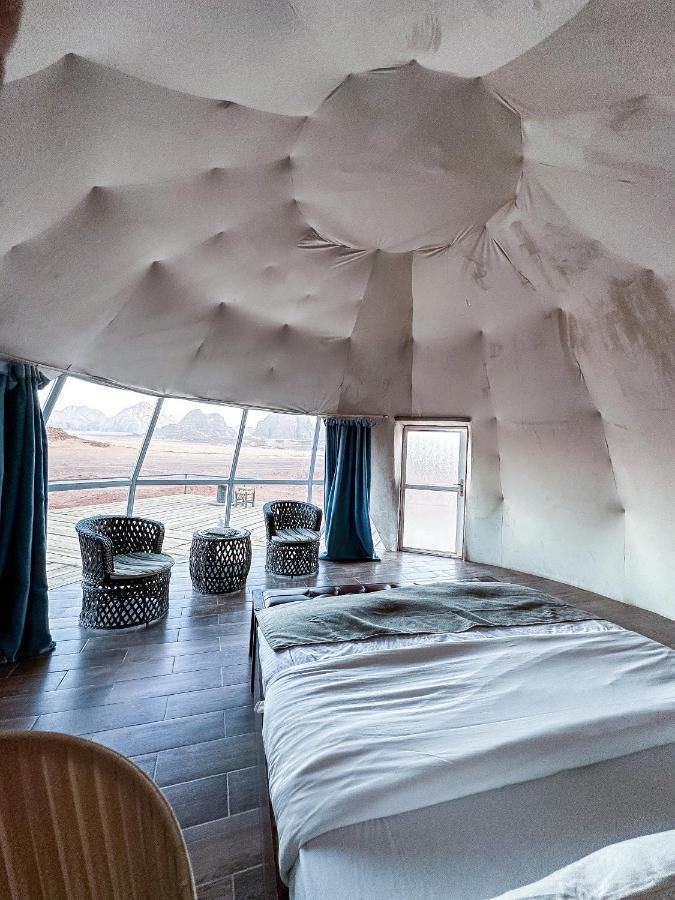 Rum Four Mountain Luxury Camp Wadi Rum Buitenkant foto