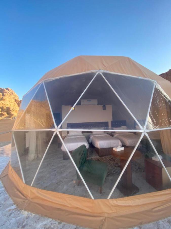Rum Four Mountain Luxury Camp Wadi Rum Buitenkant foto