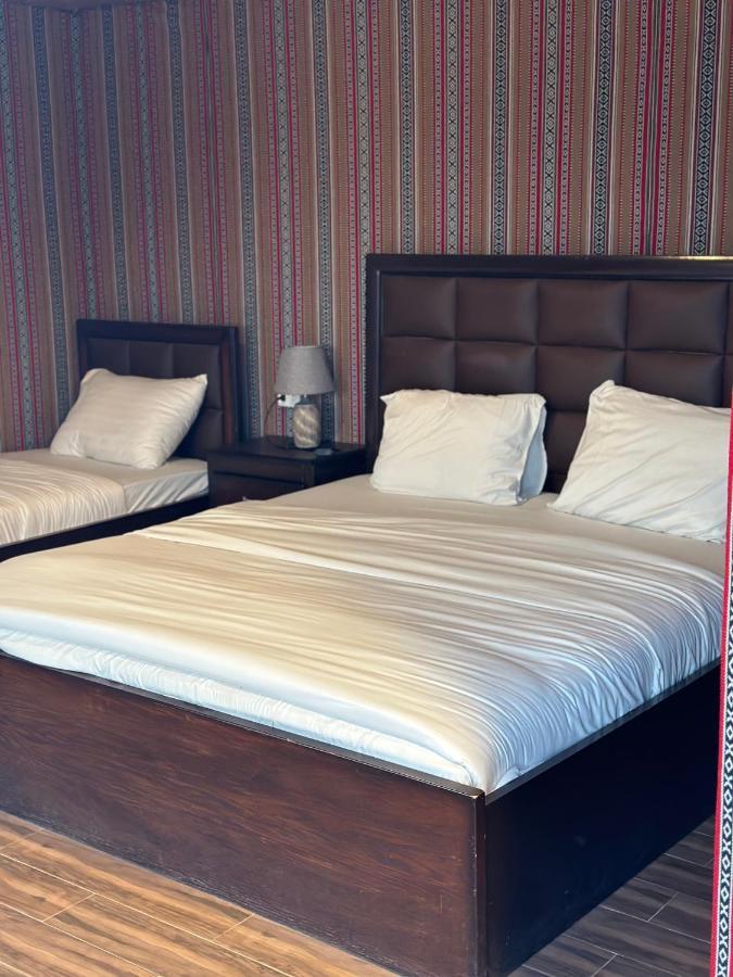 Rum Four Mountain Luxury Camp Wadi Rum Buitenkant foto
