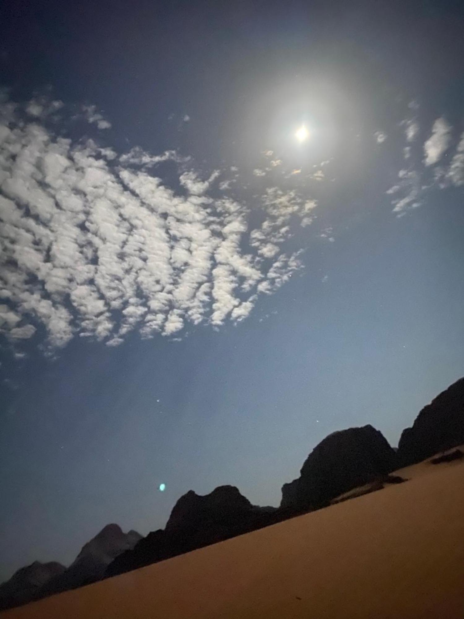 Rum Four Mountain Luxury Camp Wadi Rum Buitenkant foto