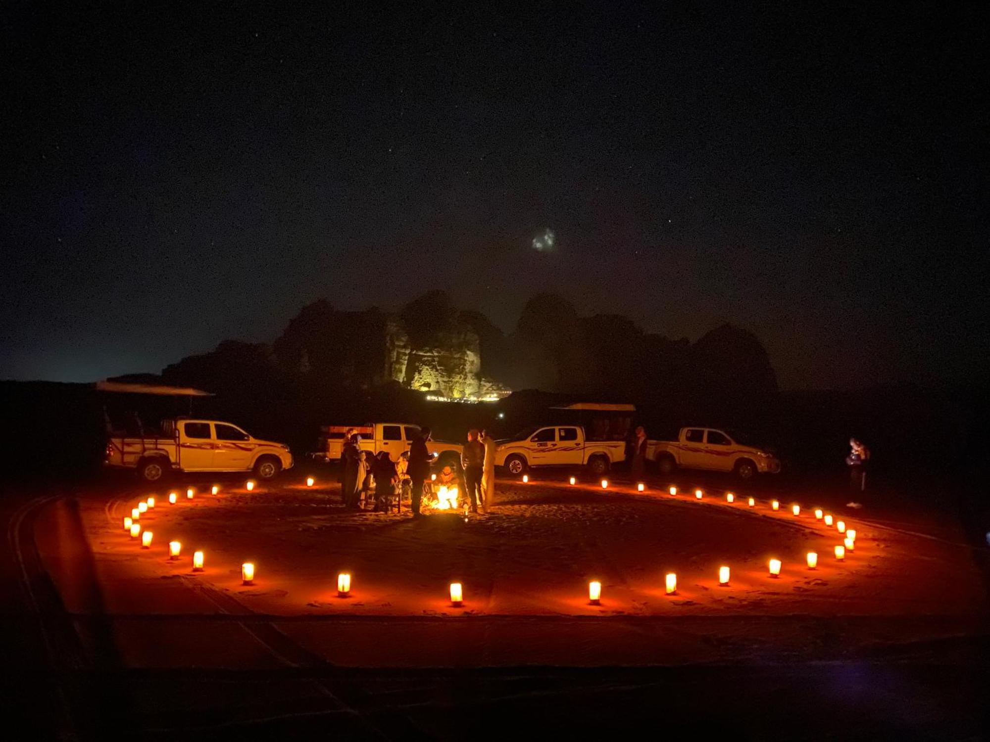 Rum Four Mountain Luxury Camp Wadi Rum Buitenkant foto
