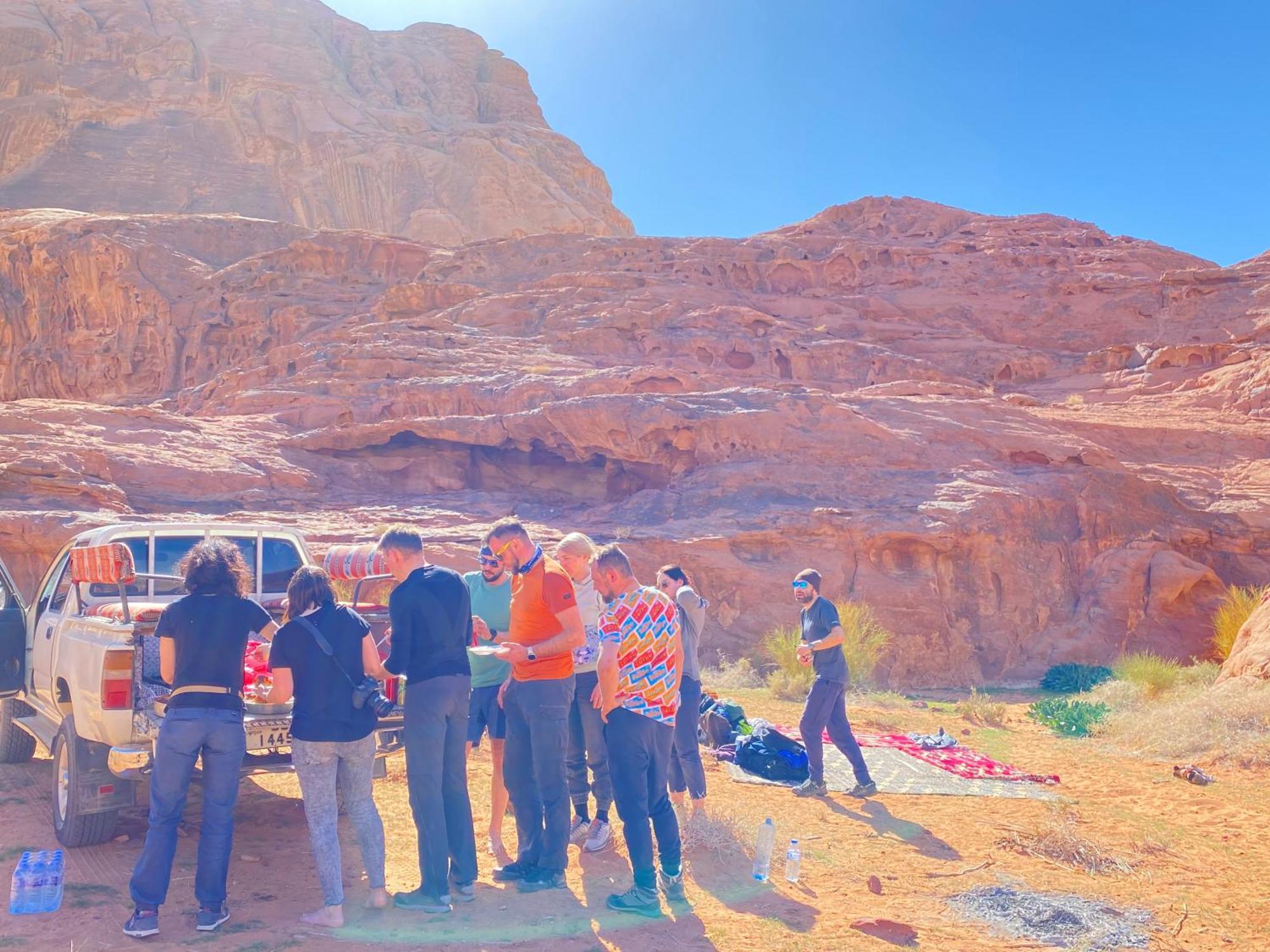 Rum Four Mountain Luxury Camp Wadi Rum Buitenkant foto