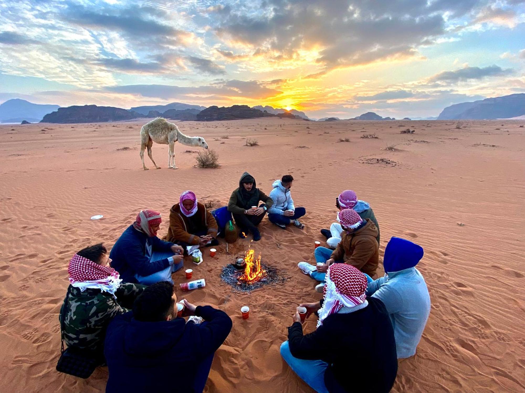 Rum Four Mountain Luxury Camp Wadi Rum Buitenkant foto