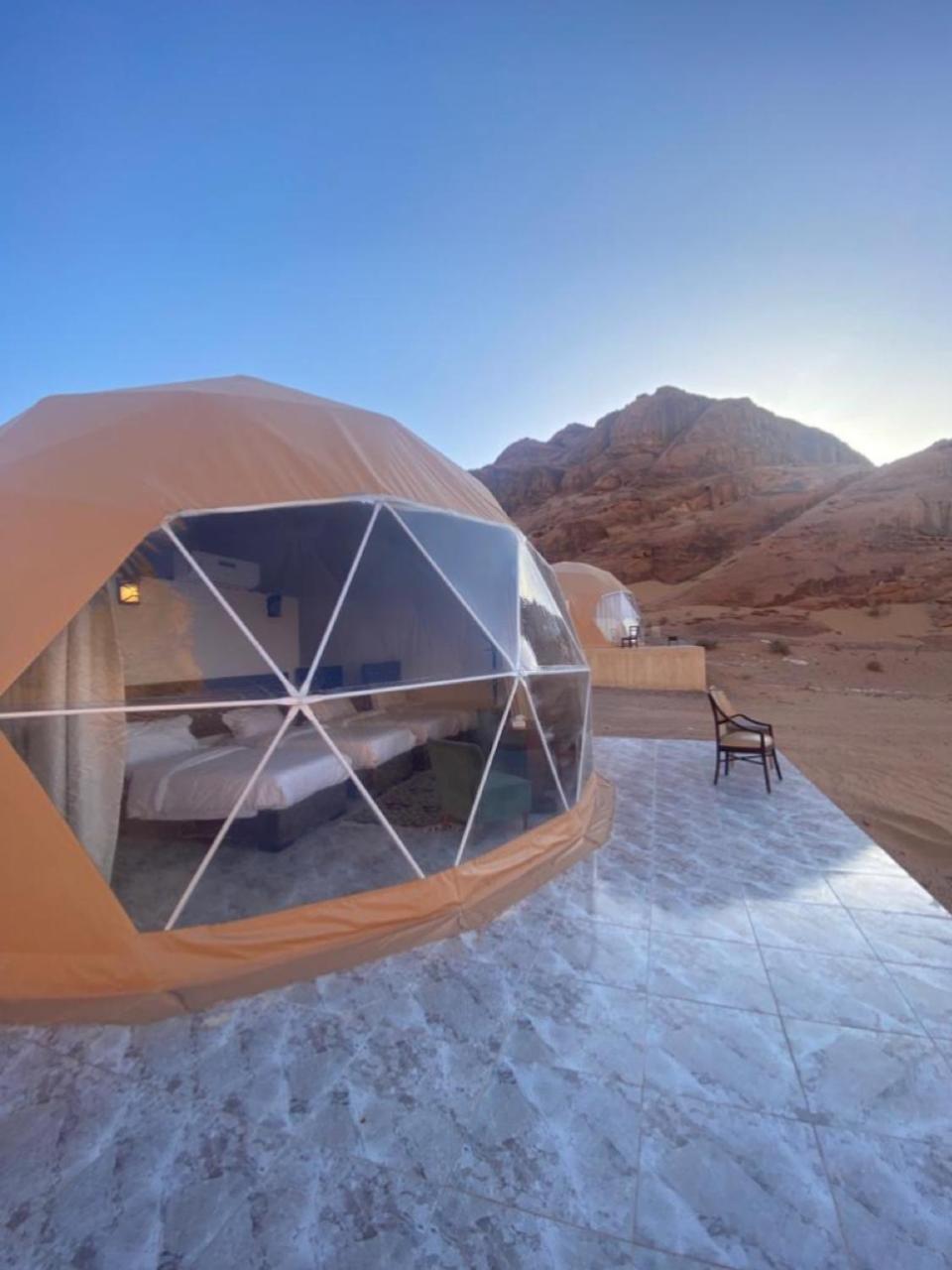 Rum Four Mountain Luxury Camp Wadi Rum Buitenkant foto