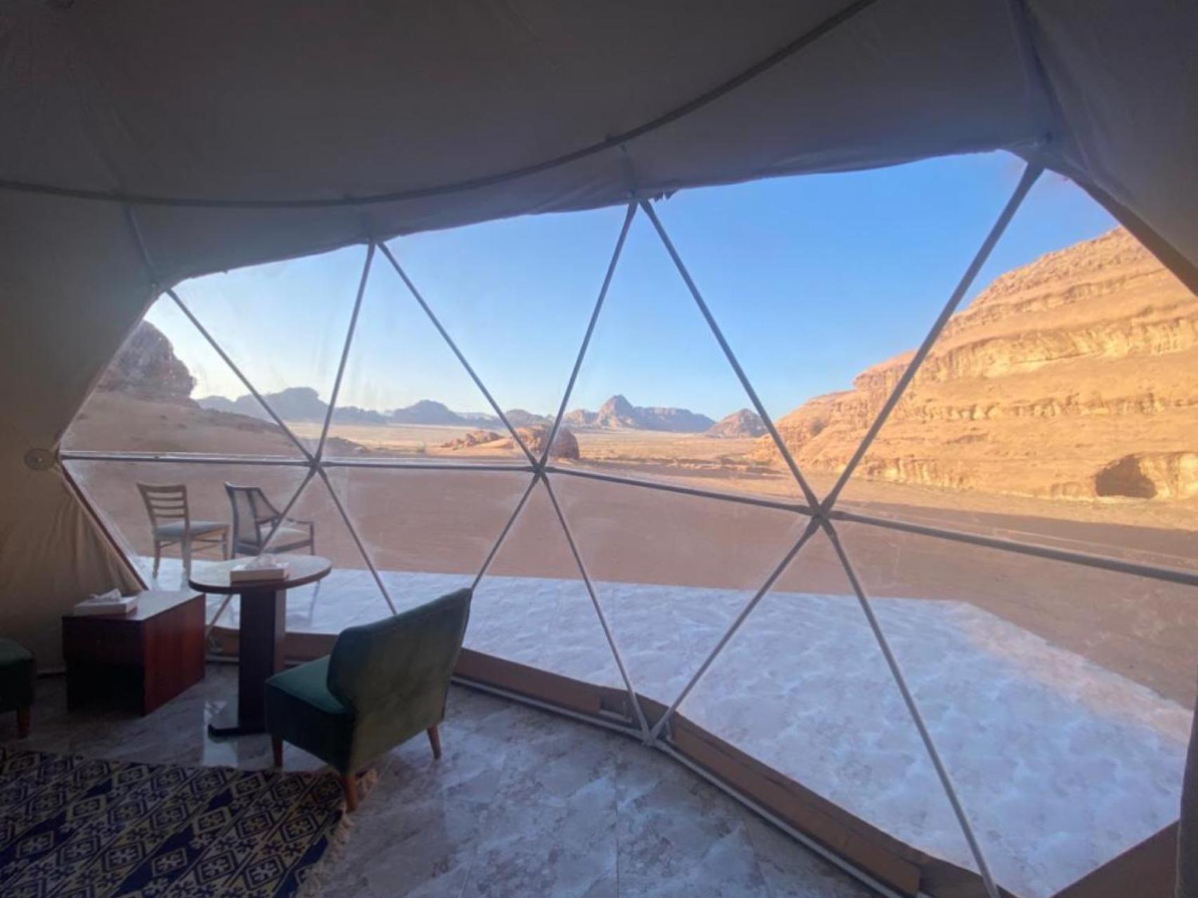 Rum Four Mountain Luxury Camp Wadi Rum Buitenkant foto