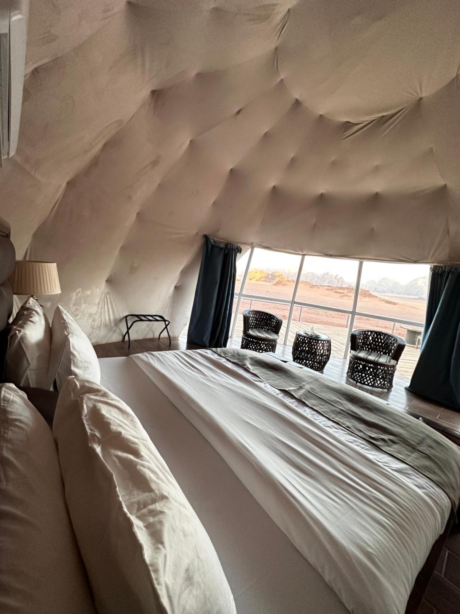 Rum Four Mountain Luxury Camp Wadi Rum Buitenkant foto