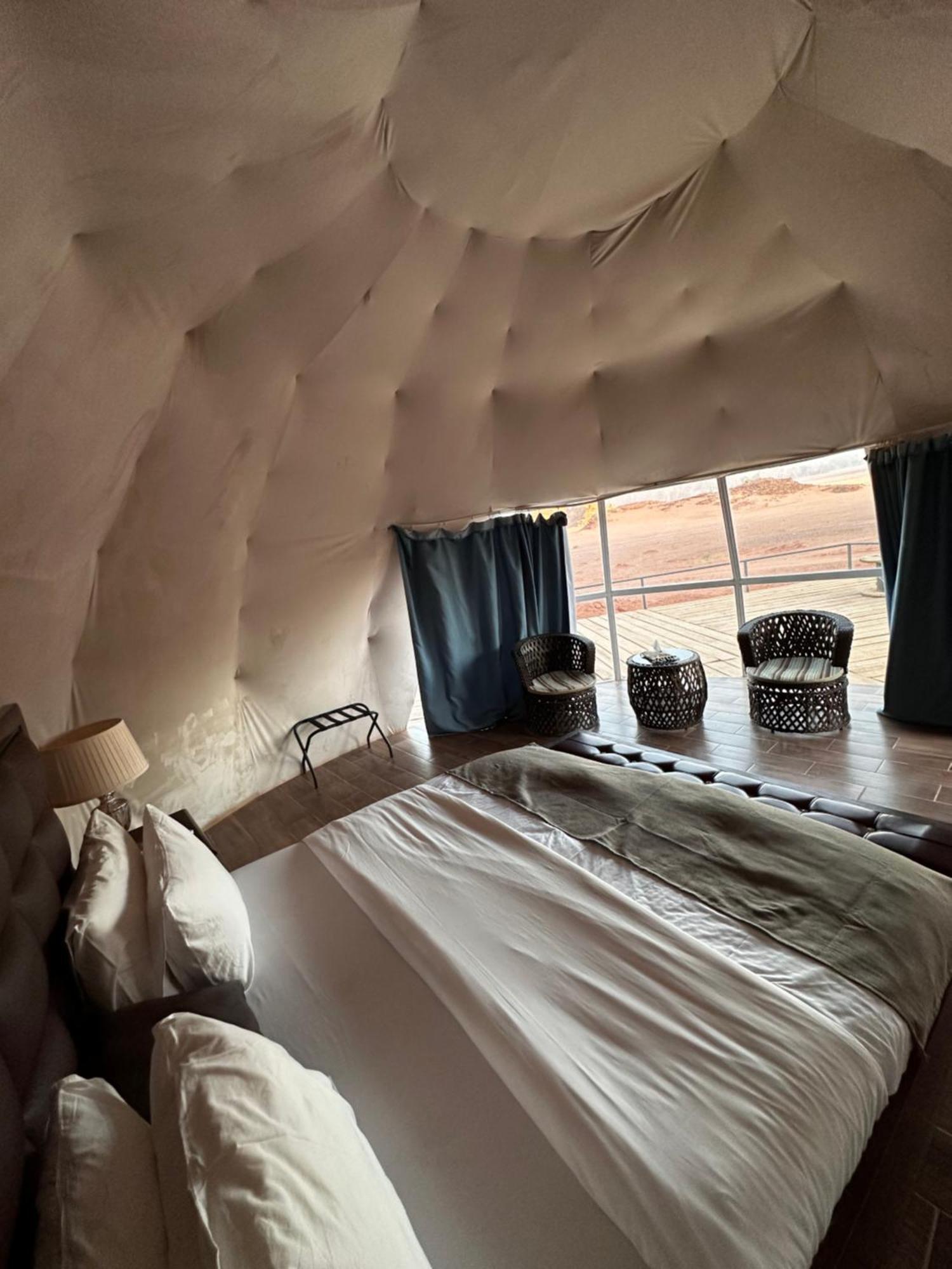 Rum Four Mountain Luxury Camp Wadi Rum Buitenkant foto